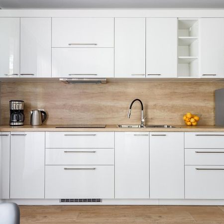 Apartment With Parking 500 M From The Sea By Noclegi Renters Międzywodzie Exterior foto